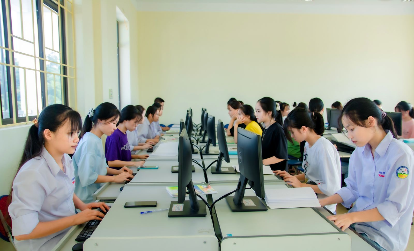 Students in a Highline training session